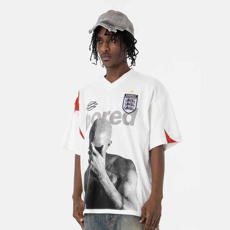DAS PATCHWORK-STREETWEAR-T-SHIRT MIT V-AUSSCHNITT