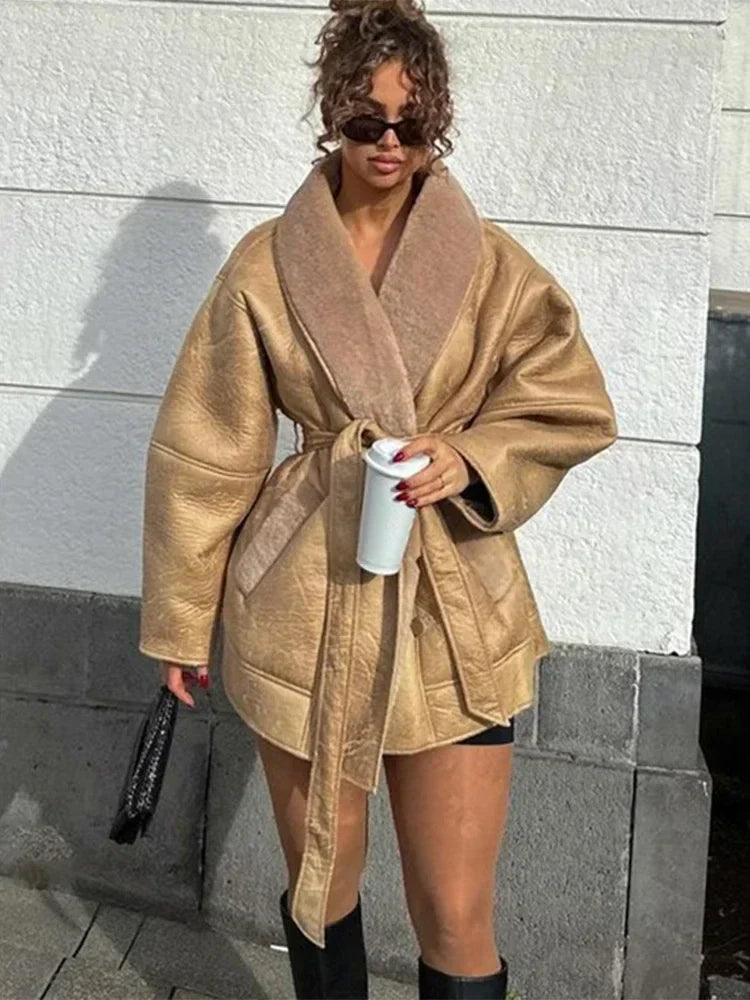 DER MARCELLA LEDERMANTEL MIT GÜRTEL